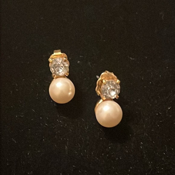 Faux Pearl & Gold Color Earrings - Picture 17 of 17